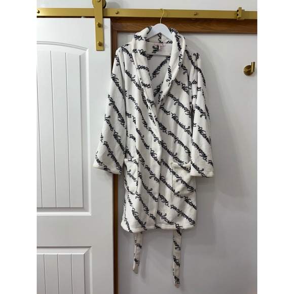 Victoria's Secret Other - Victoria's  Secret Short Cozy Robe Plush Fleece Warm Size M/L  white/black Logo